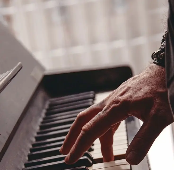 Piano lessons for adults